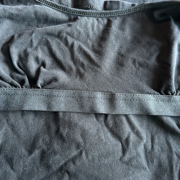 3 black Old navy shelf bra camis - Picture 4 of 4